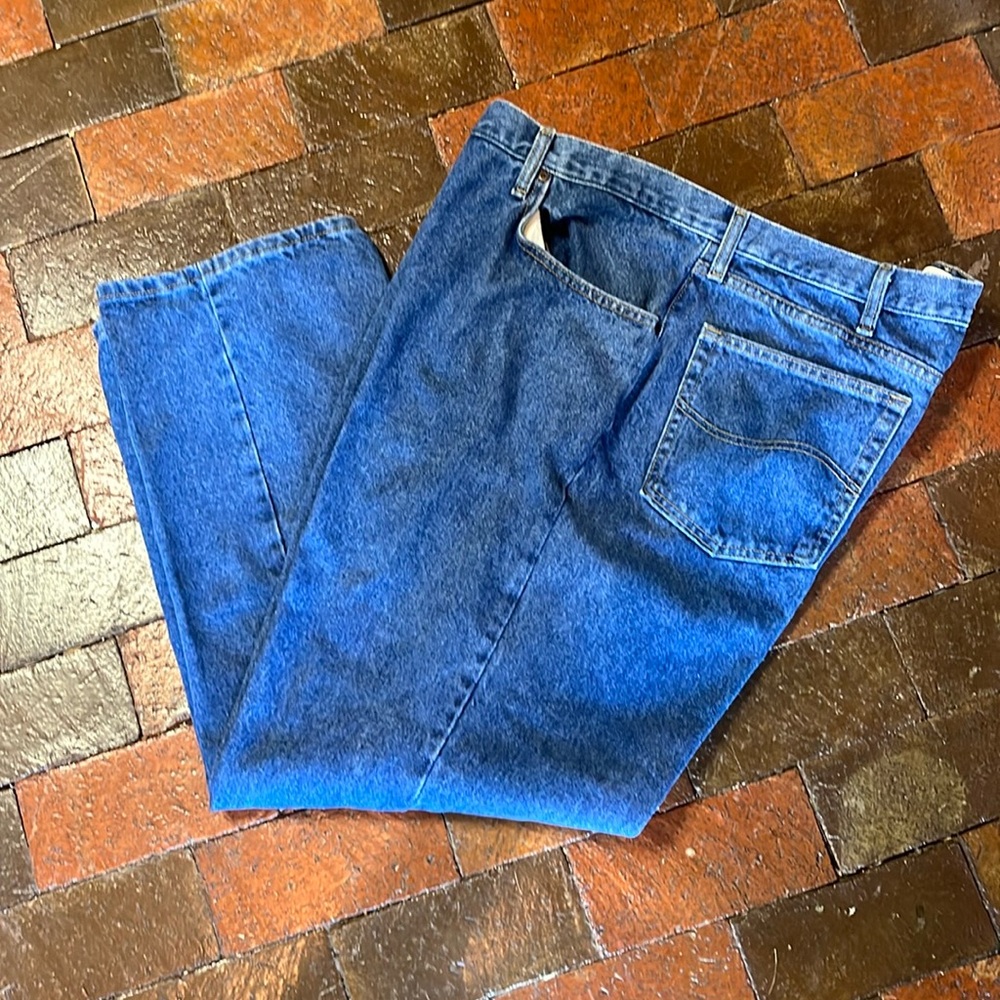 Lee 48" x 30" regular fit jeans.